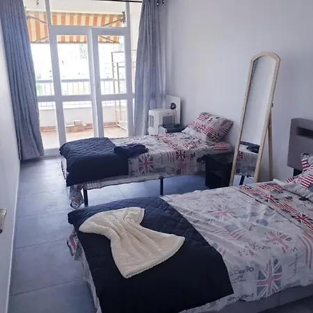 Apartment Grand 5 Chambres, 5 Television , 95 M2, Vue Mer, Tramway Sur Place, Gare Train 2 Min, Aeroport 5 Min , Large 5 Bedrooms, 5 Televisions, 95 M2, Sea View, Tram On Site, Train Station 2 Mins, Airport 5 Mins *